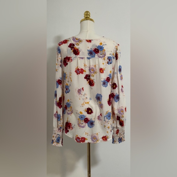 Lucky Brand Floral Top Size Large – Boho Vibe, Smocked Details, Feminine.  SKU 9 - Picture 2 of 12